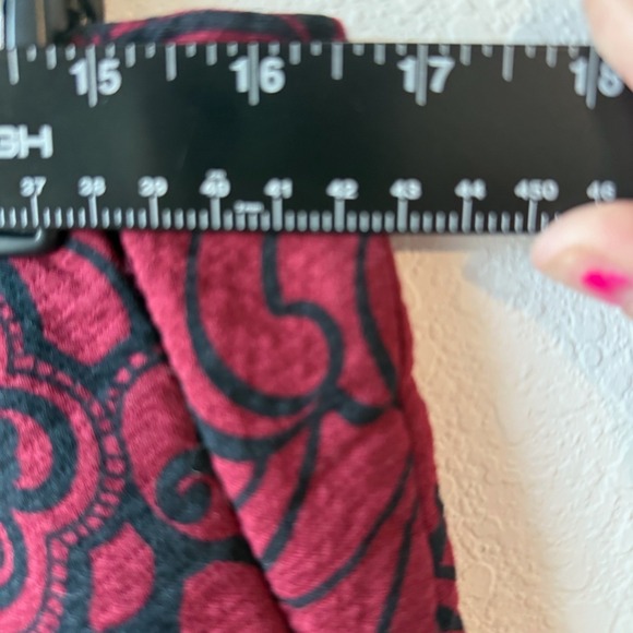 LOFT Burgundy Black Floral Textured Pencil‎ Skirt Women's Size 12 - Picture 4 of 7